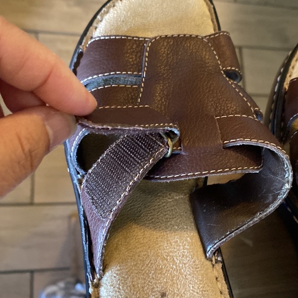Easy Spirit Casual Slip On Leather Sandals Size 8M Brown Adjustable - Picture 8 of 8